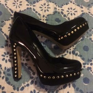 BNWT Vince Camuto studded platform heels 8